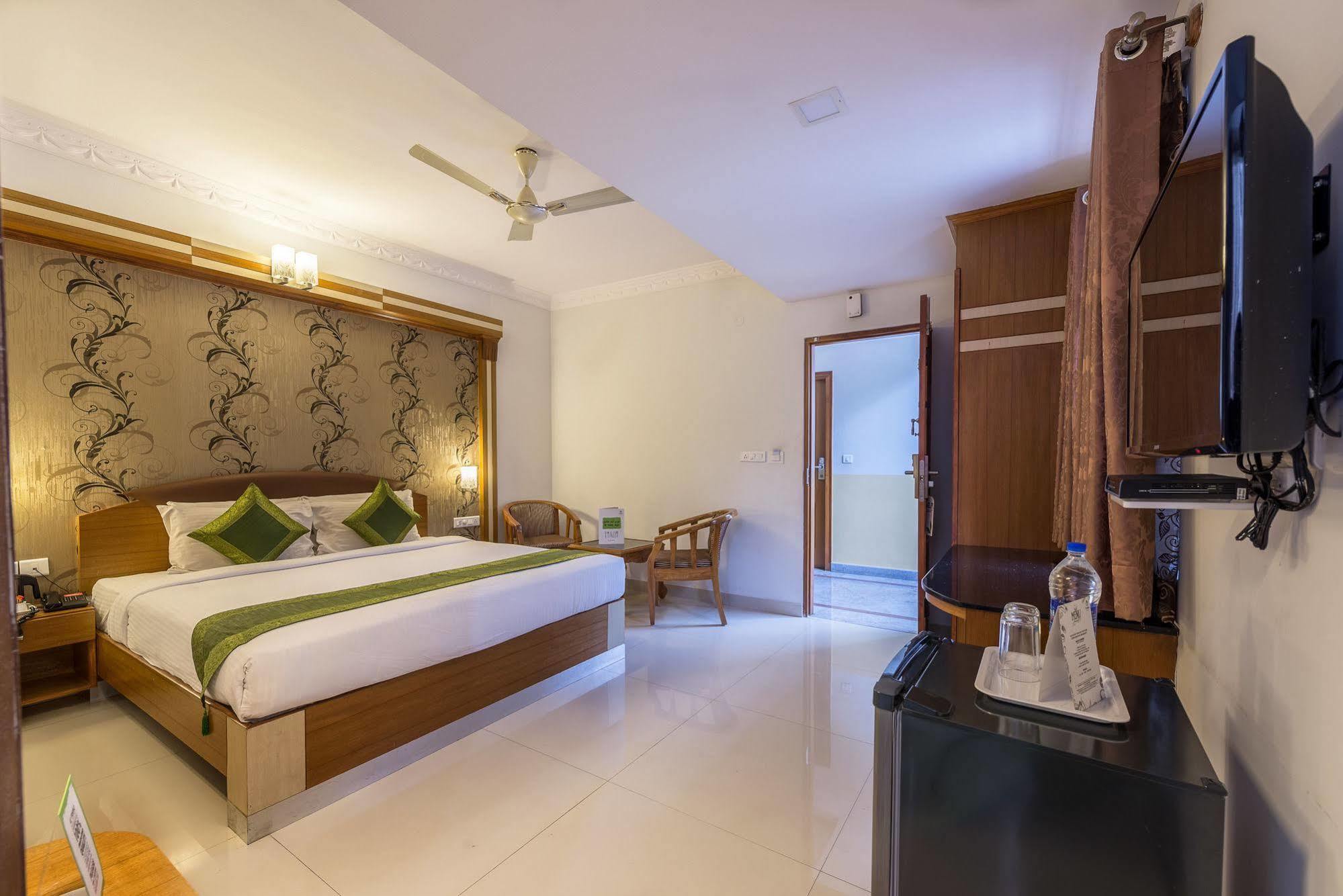 Treebo Akshaya Lalbagh Inn Bangalore Exterior photo