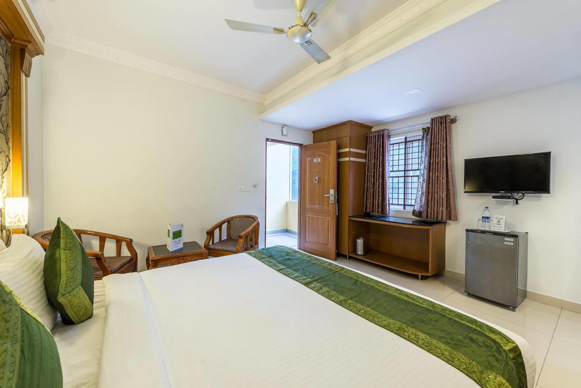Treebo Akshaya Lalbagh Inn Bangalore Exterior photo