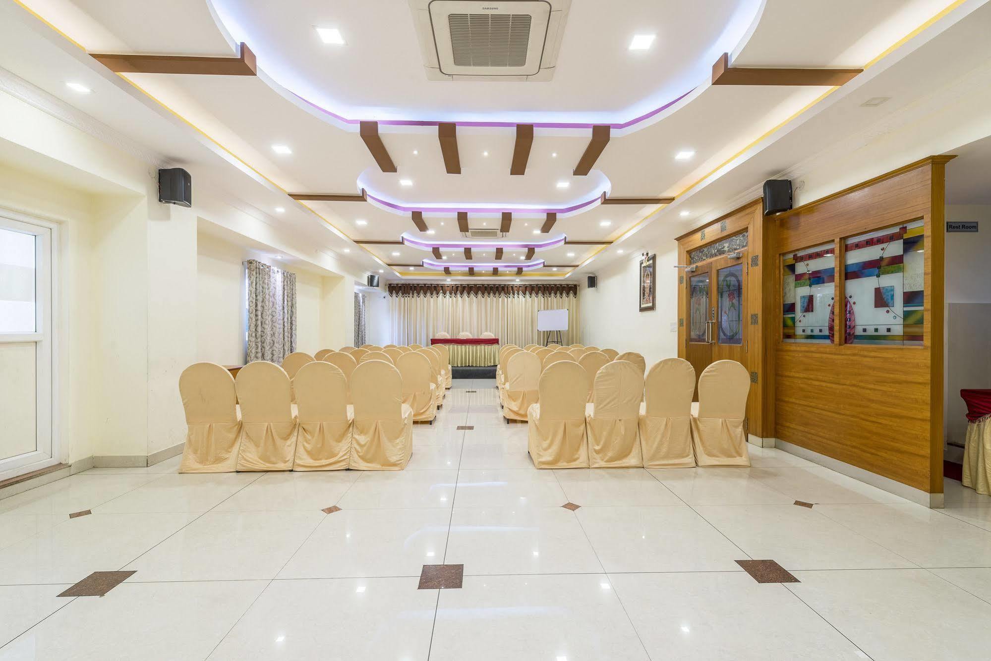 Treebo Akshaya Lalbagh Inn Bangalore Exterior photo